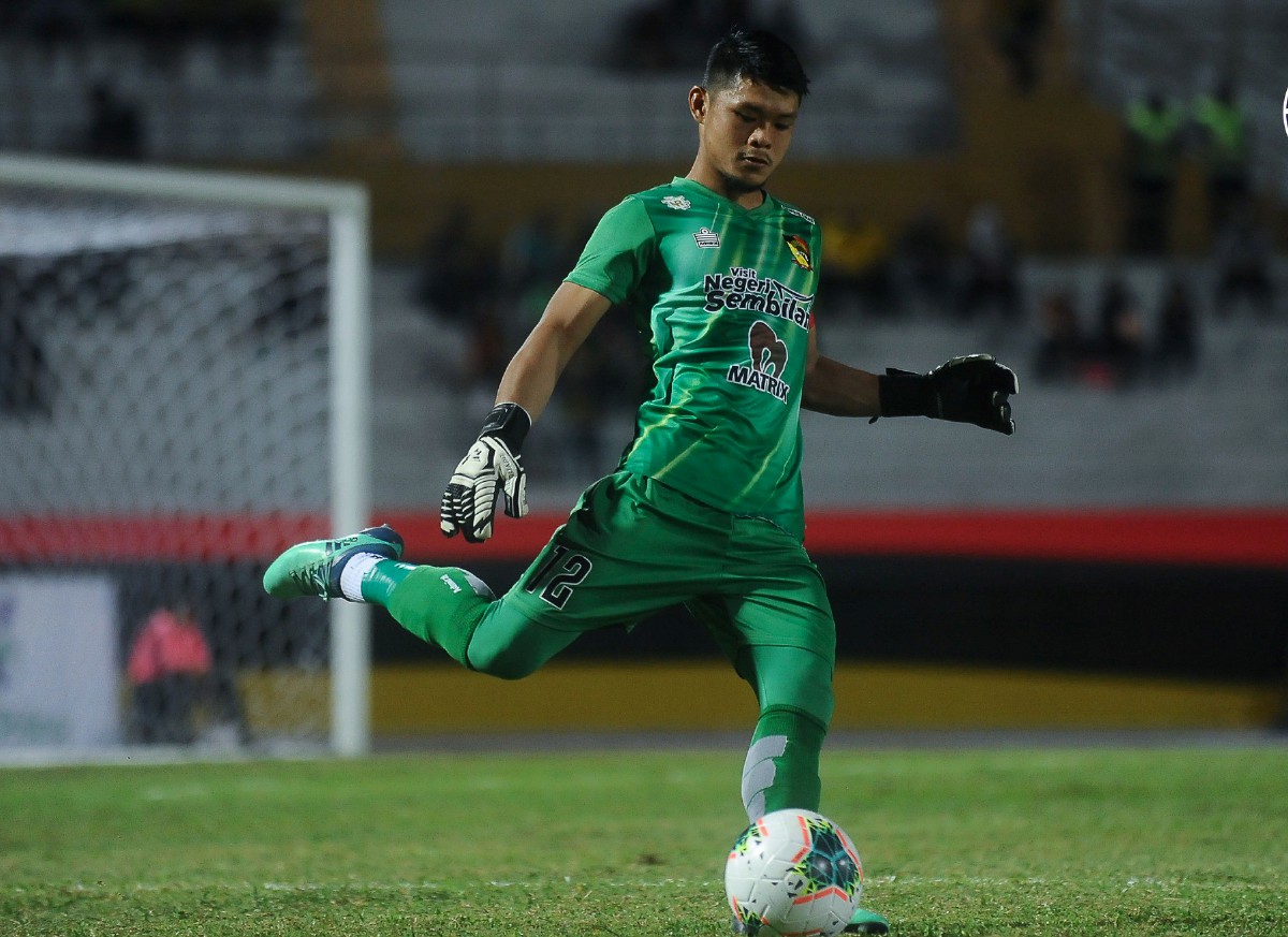 Penjaga gol Negeri Sembilan, Mohamad Kaharuddin Abdul Rahman. FOTO MFL