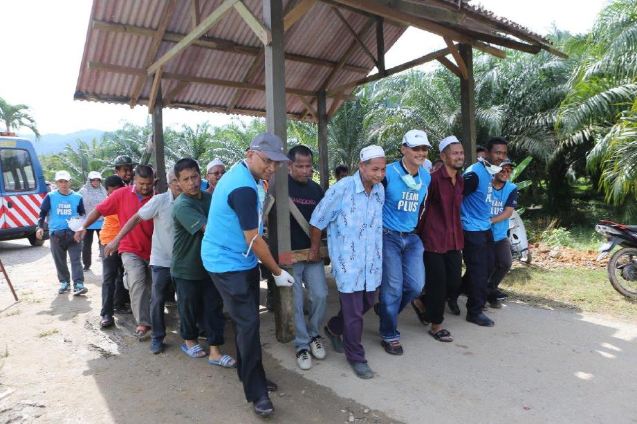 KAMPUNG Hujung Bandar, SIk Kedah. MD PLUS bersama orang kampung