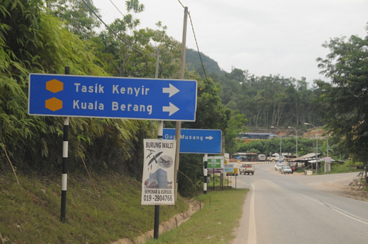 Jalan Kuala Jeneris-Kenyir-Aring 8 ditutup. FOTO GOOGLE MAP