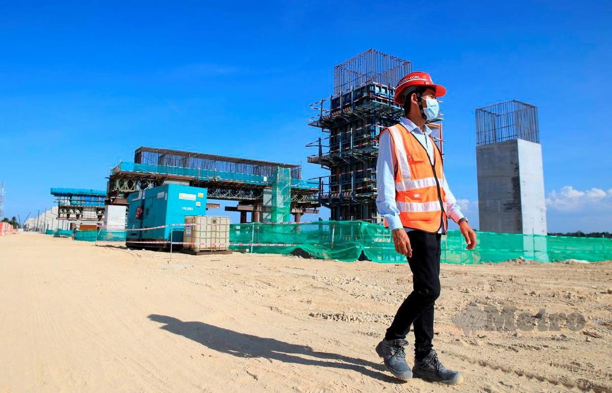 Pelancaran pembinaan stesen pertama Laluan Rel Pantai Timur (ECRL) iaitu Stesen ECRL, Tunjung, Kota Bharu oleh Anwar Ibrahim hari ini. FOTO NIK ABDULLAH NIK OMAR