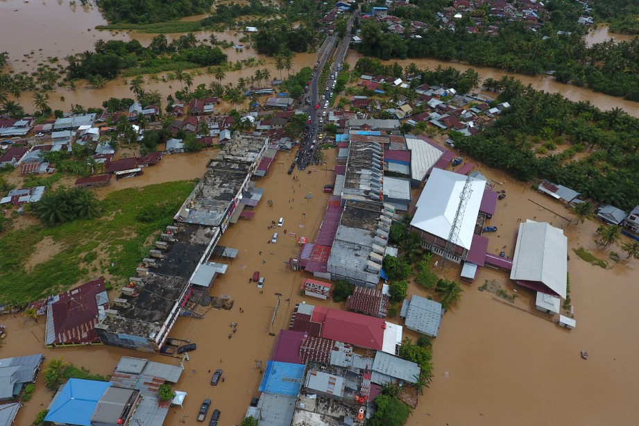 KAWASAN di Bengkulu yang terjejas banjir. FOTO/AFP