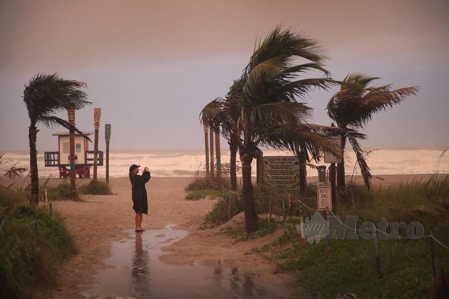 SUASANA di persisiran pantai Florida. FOTO/AFP