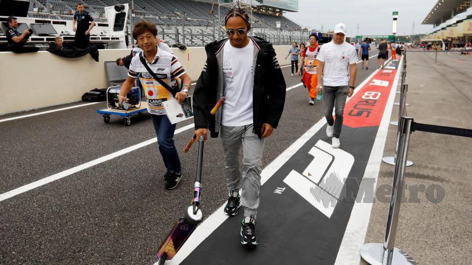 Lewis Hamilton selepas sesi latihan GP Jepun. FOTO REUTERS 
