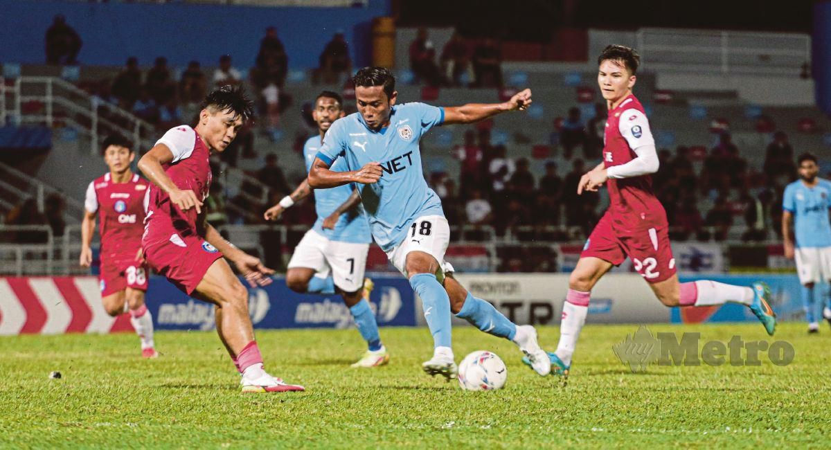 AKSI pemain Sabah ketika menentang PJ City.  