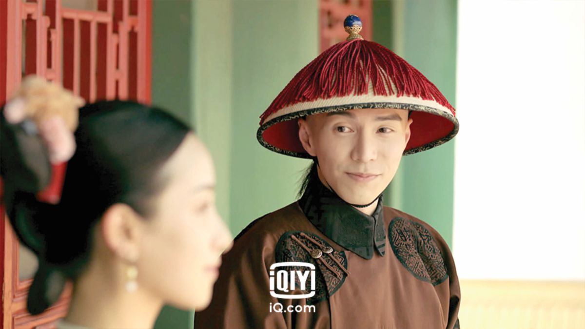 MEMBAWA watak sebagai pengawal diraja istana dalam drama Story Of Yanxi Palace.