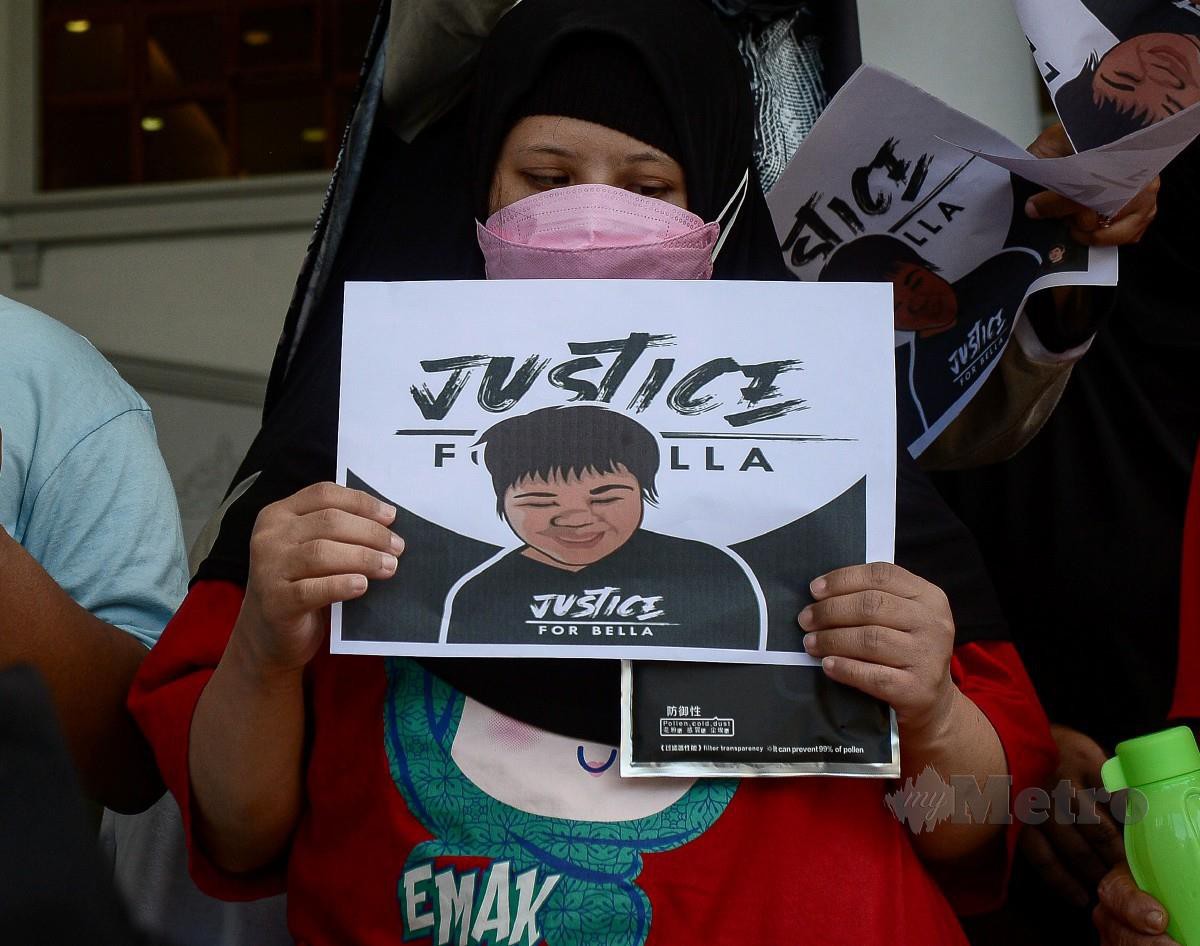 KANAK-kanak dari Persatuan Sindrom Down Malaysia menyatakan sokongan terhadap Bella. FOTO Bernama 