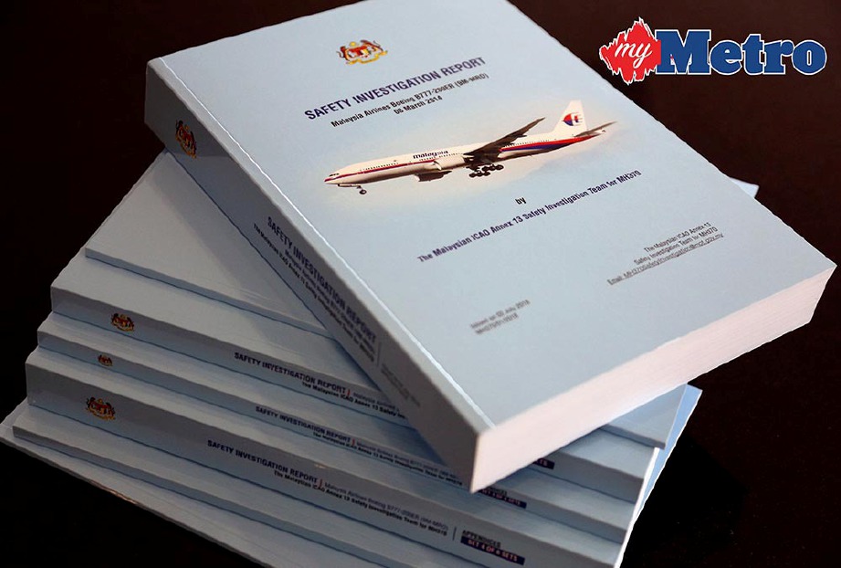 BUKU mengenai laporan MH370. FOTO/REUTERS 