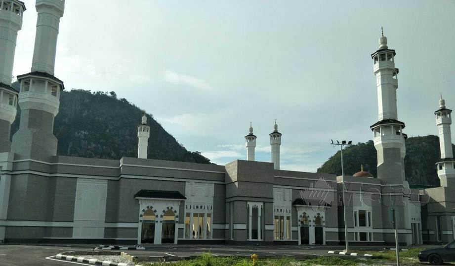 MASJID Razaleigh menyerupai Masjidil Haram Makkah akan dibuka tahun depan selepas Covid-19 berakhir. FOTO Ramli Ibrahim