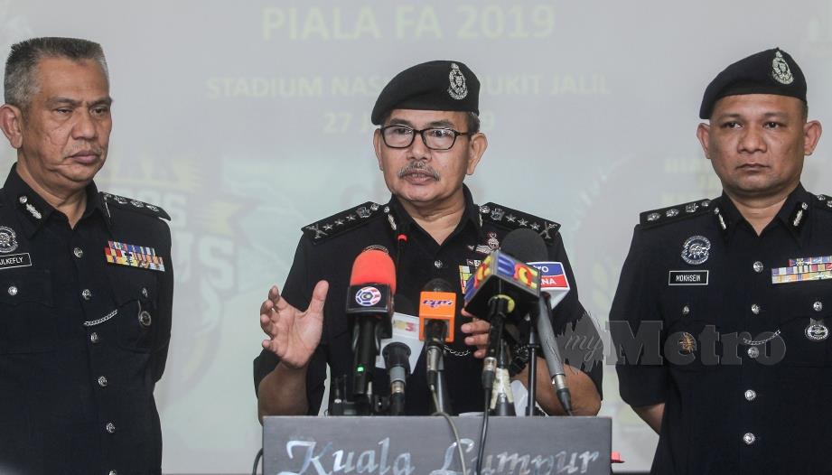 MAZLAN pada sidang media keselamatan final  Piala FA  di ibu pejabat Polis Kuala Lumpur. - FOTO Hafiz Sohaimi