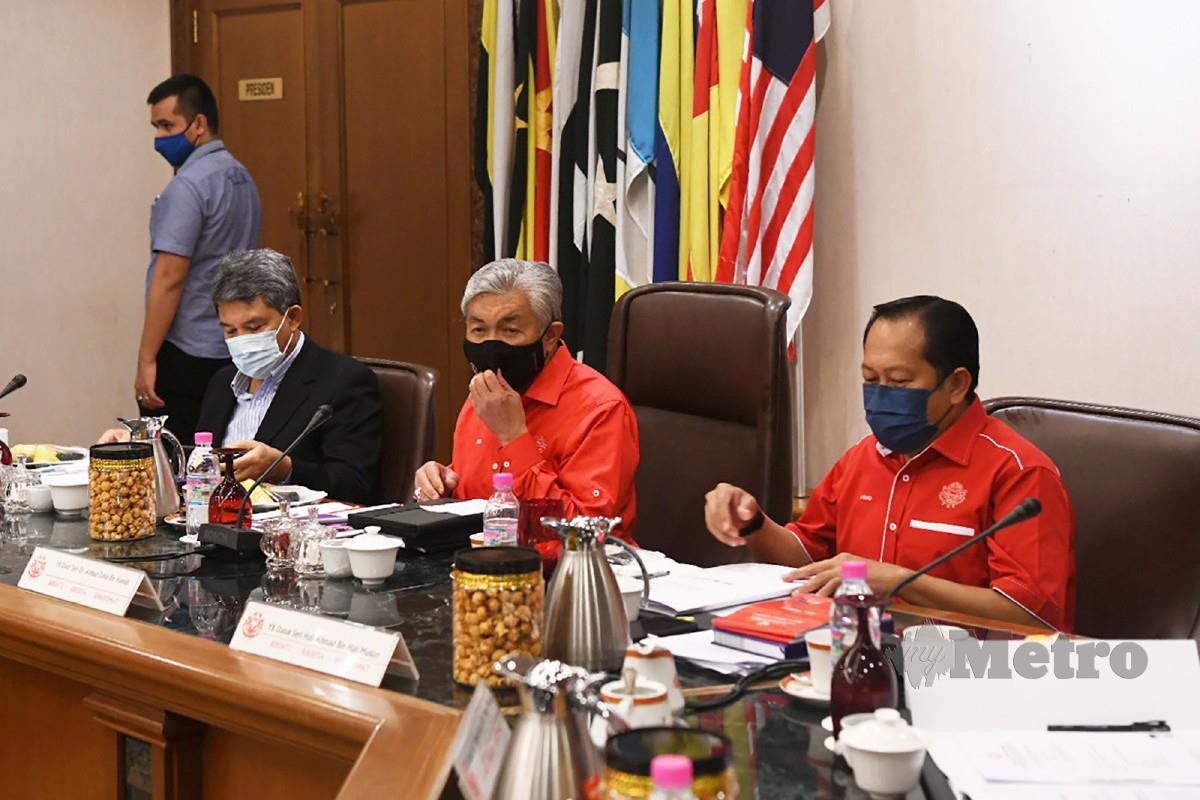 Presiden Umno, Datuk Seri Dr Ahmad Zahid Hamidi mempengerusikan Mesyuarat Majlis Tertinggi Umno di Menara Dato Onn, Kuala Lumpur. FOTO ihsan Umno Online