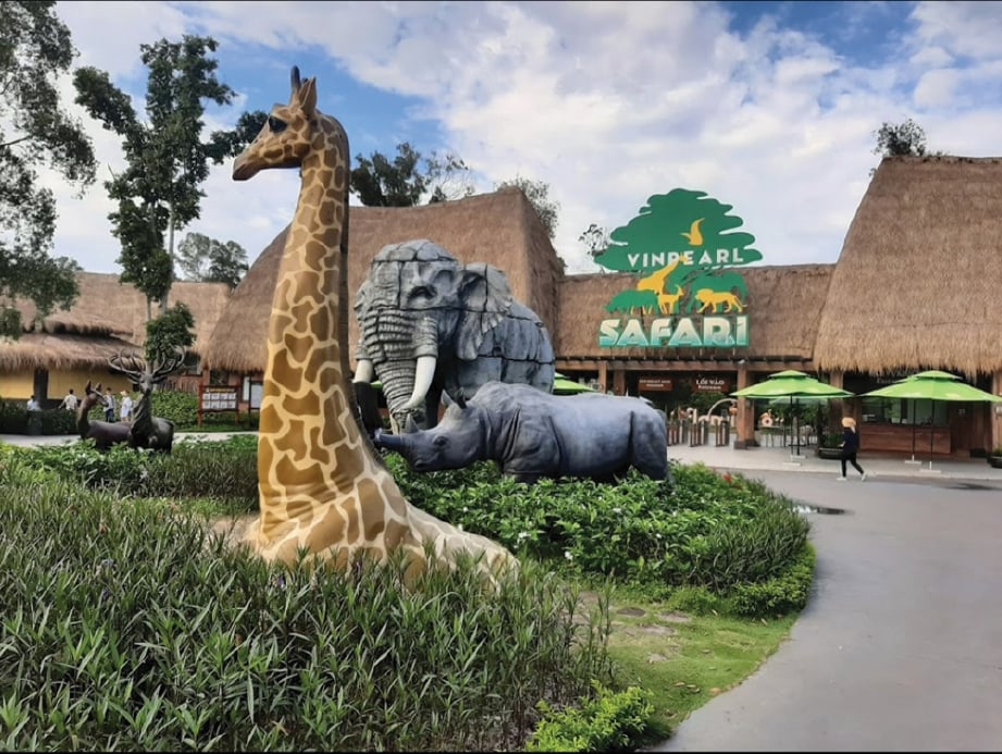 TARIKAN di taman safari di Nha Trang. FOTO Noriah Idris