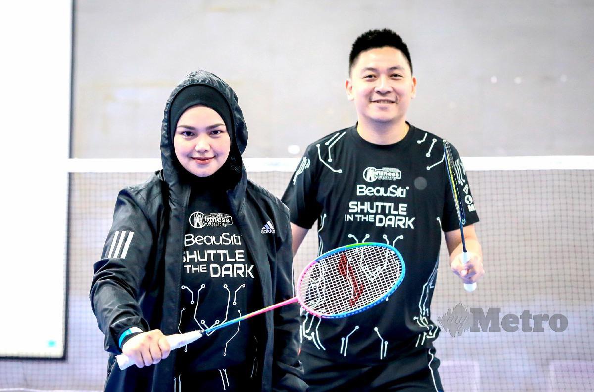 TOK TI, Boon Heong mudah mesra lawan badminton dalam program Mesti Smash Let’s Go.