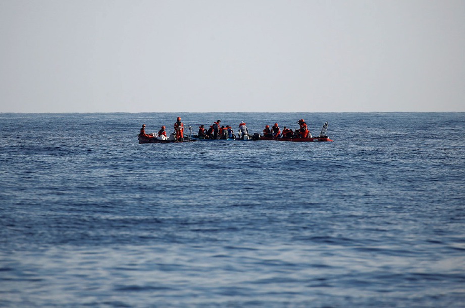 SEKITAR 1,450 pendatang asing diselamatkan oleh pengawal pantai British sejak Januari lalu. FOTO Reuters
