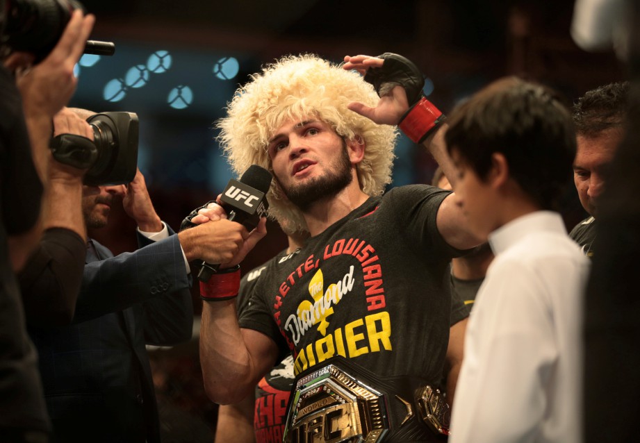 KHABIB Nurmagomedov kembali merangkul gelaran lightweight Ultimate Fighting Championship. FOTO REUTERS