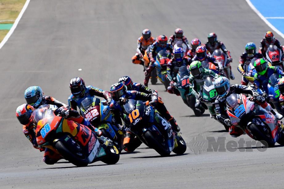 Pelumba yang bersaing dalam perlumbaan Moto2 di GP Sepanyol. FOTO AFP
