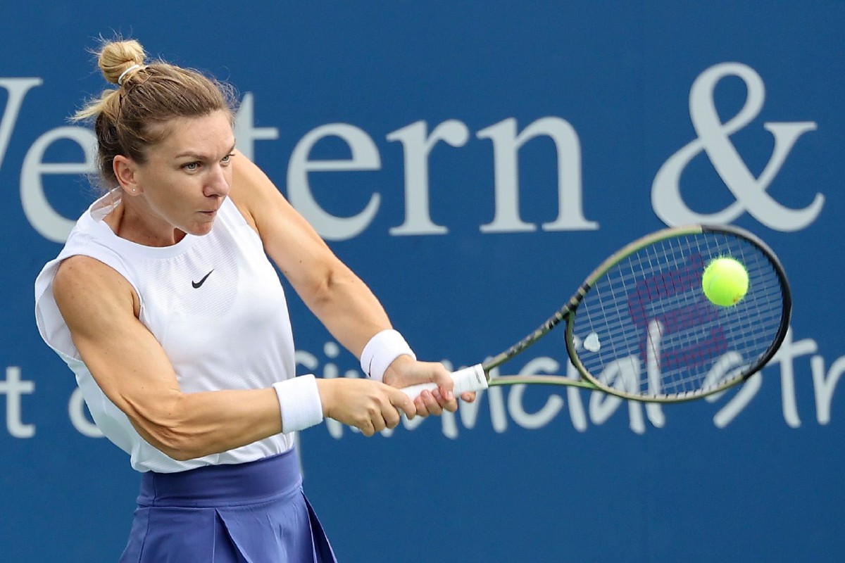 Aksi Simona Halep dari Romania di Lindner Family Tennis Center dekat Mason, Ohio. FOTO AFP