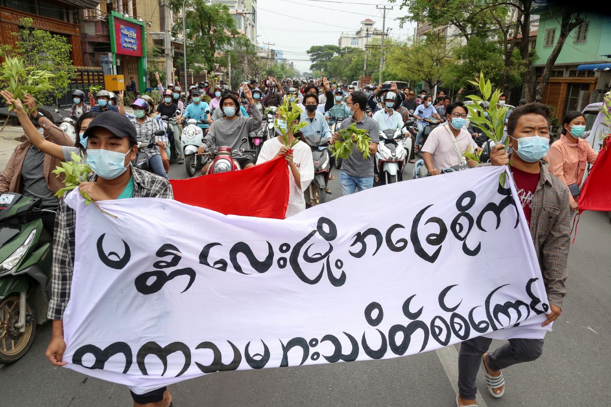 PENUNTUT universiti menyertai demonstrasi membantah rampasan kuasa tentera Myanmar. FTO fail EPA 