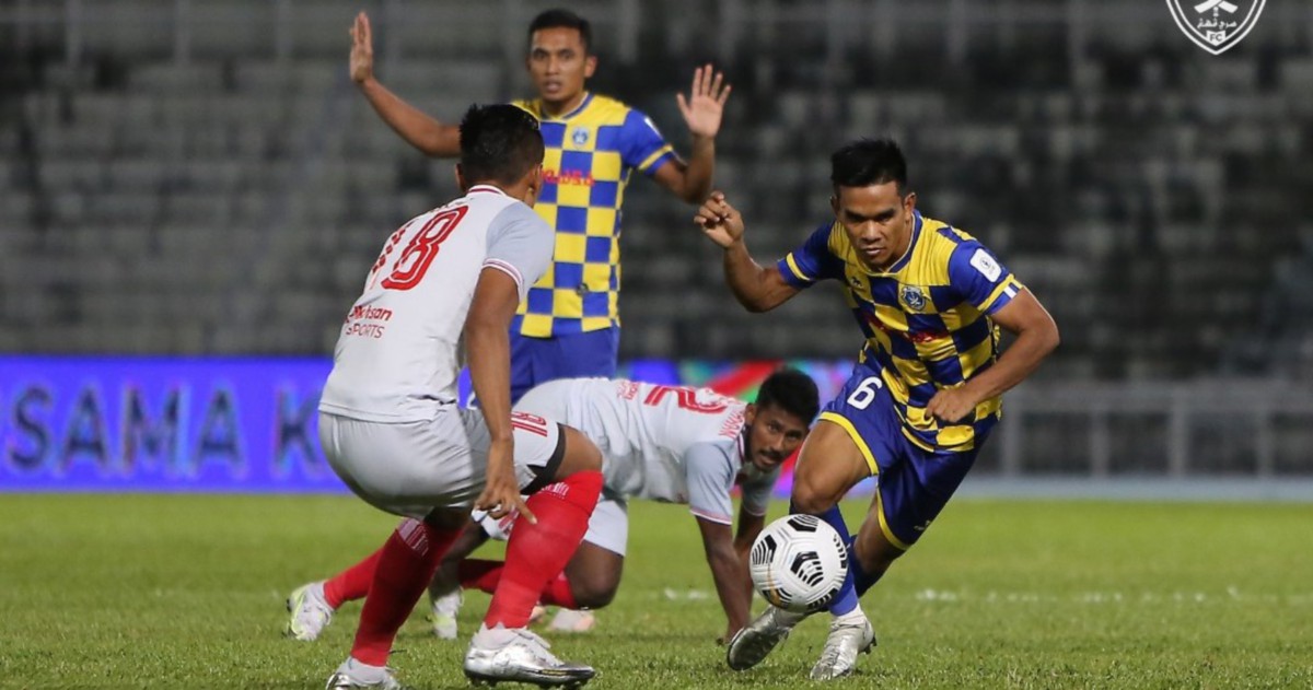 PEMAIN tengah Sri Pahang FC, Malik (kanan) akan memastikan aksi perlawanan berdepan PJ City akan berakhir dengan kemenangan. FOTO IHSAN Sri Pahang FC