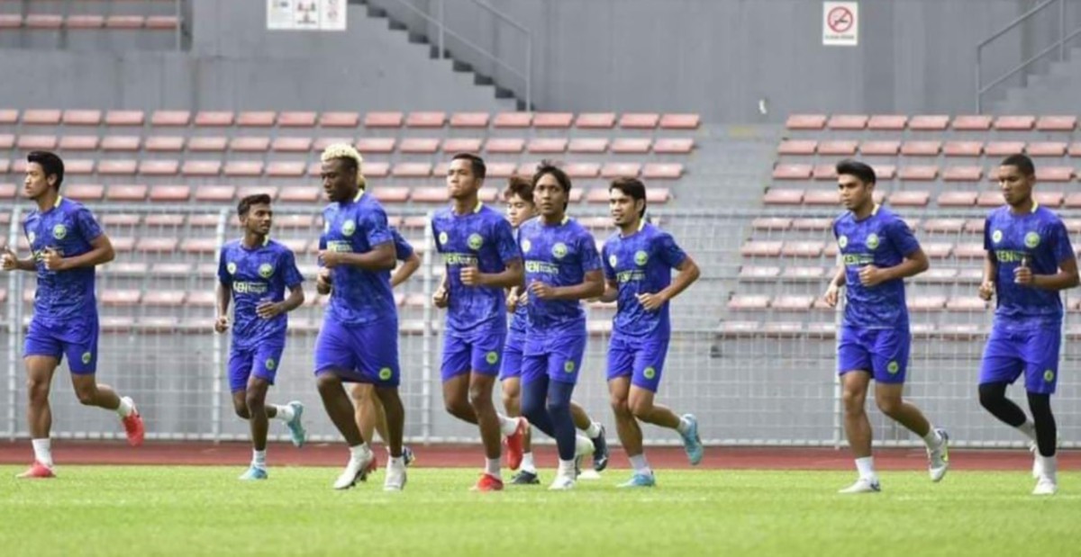 PEMAIN Melaka United menjalani latihan. FOTO Ihsan Melaka United