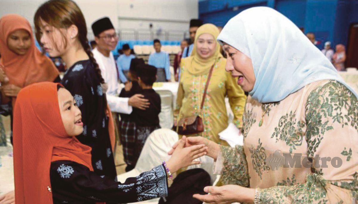 Nancy Shukri, hadir pada Program Ramah Mesra Yang Berhormat Menteri Pembangunan Wanita, Keluarga dan Masyarakat Bersama Kumpulan Sasar di Dewan Serbaguna, Wisma SABATI Kuching, Kuching, Sarawak. FOTO NADIM BOKHARI