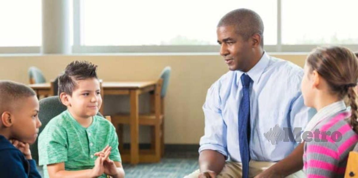 PENILAIAN terapi membantu mengenal pasti anak mempunyai masalah perkembangan bahasa dan/atau pertuturan atau sebaliknya. 