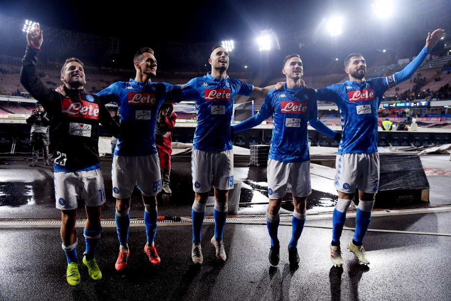 PEMAIN Napoli meriakan kemenangan. FOTO/AFP
