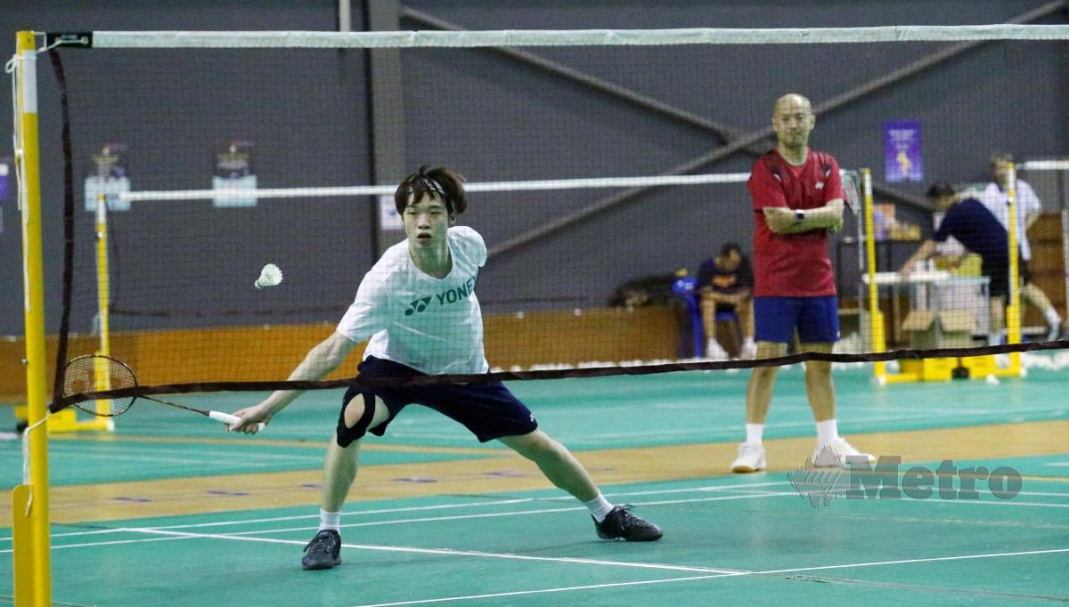 TZE  Yong ketika sesi latihan menjelang Kejohanan Badminton Asia di Akademi Badminton malaysia, Bukit Kiara.  FOTO Eizairi  Shamsudin