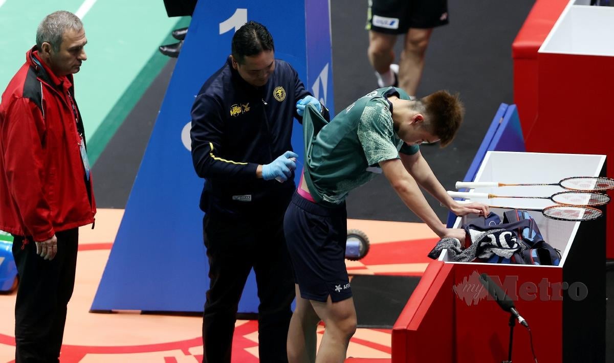 TZE  Yong alami kecederaan ketika menentang pemain Jepun, Koki Watanabe di Terbuka Malaysia.