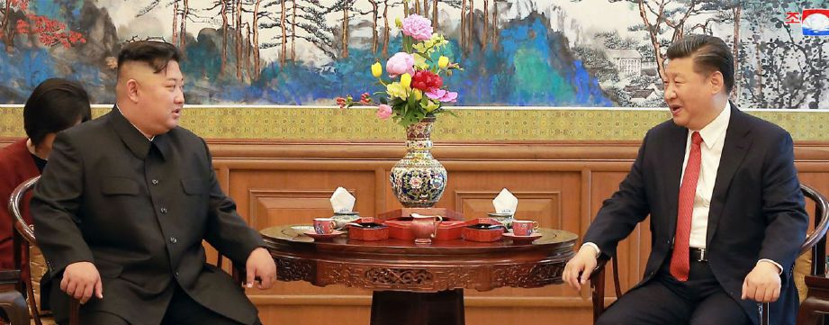 PERTEMUAN rasmi antara pemimpin Korea Utara, Kim Jong-un dan Presiden China, Ji Xinping. Foto AFP 