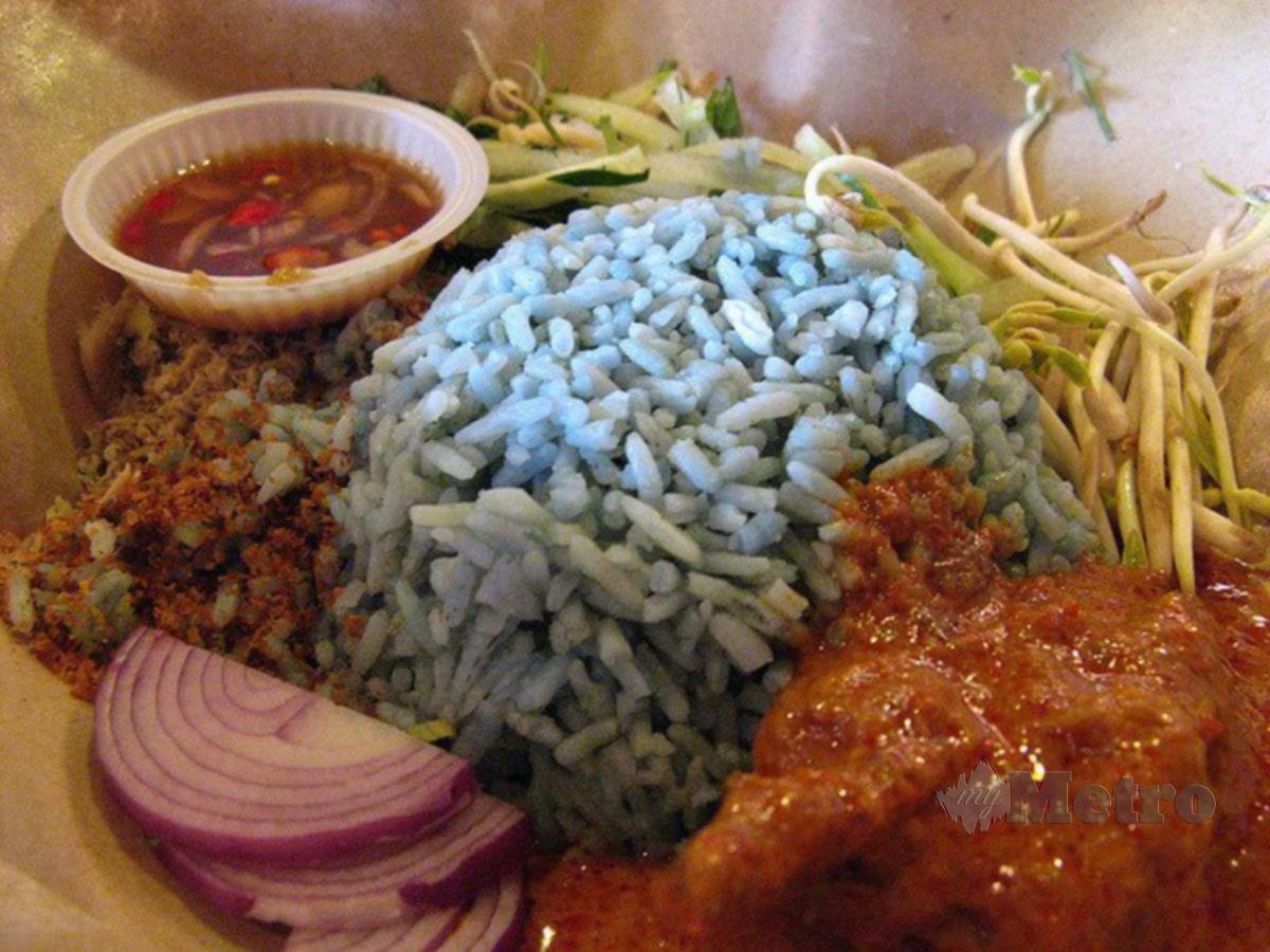 NASI kerabu  ialah hidangan nasi masakan Malaysia, sejenis nasi ulam apabila nasi berwarna biru dimakan bersama ikan kering atau ayam goreng, keropok, jeruk dan salad lain. 