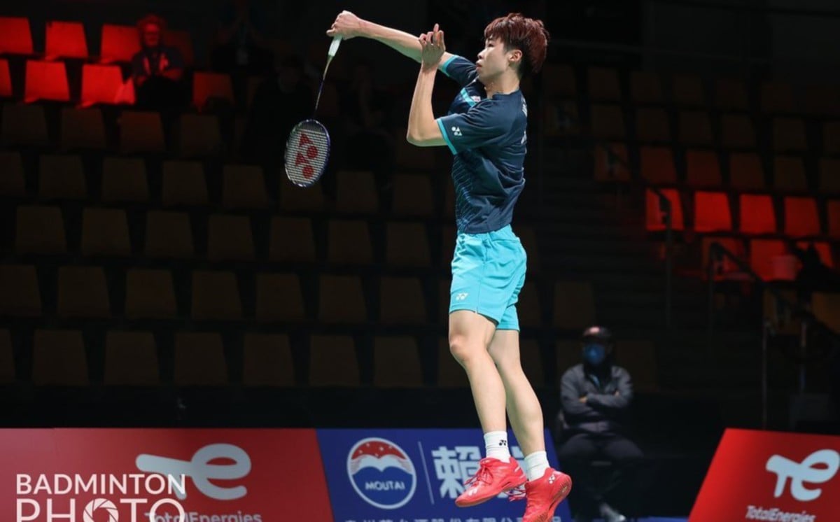 TZE Yong tumpas kepada wakil tuan rumah, Louda di perlawanan akhir Terbuka Czech sebentar tadi. FOTO Ihsan Persekutuan Badminton Dunia
