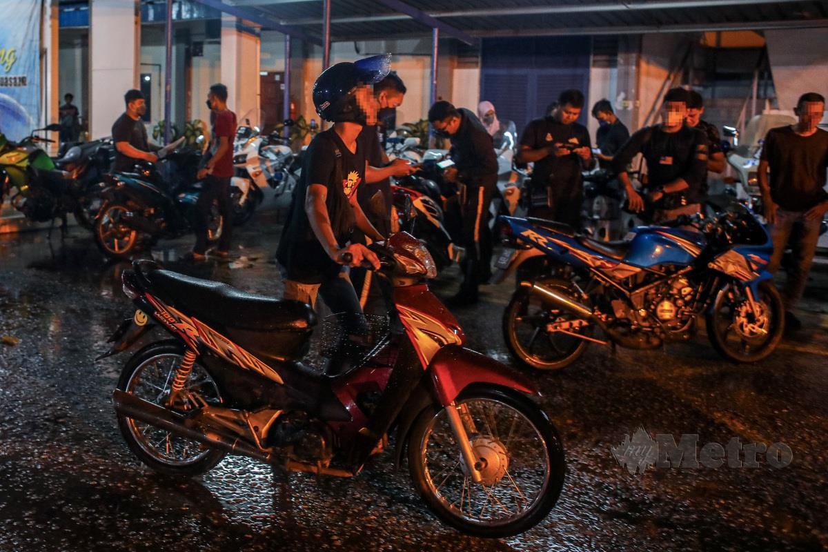 Sebahagian motosikal yang ditahan di Balai Polis Trafik IPD Kota Setar atas pelbagai kesalahan pada Ops Samseng Jalanan  di Jalan Muzium Padi, Alor Setar. FOTO LUQMAN HAKIM ZUBIR