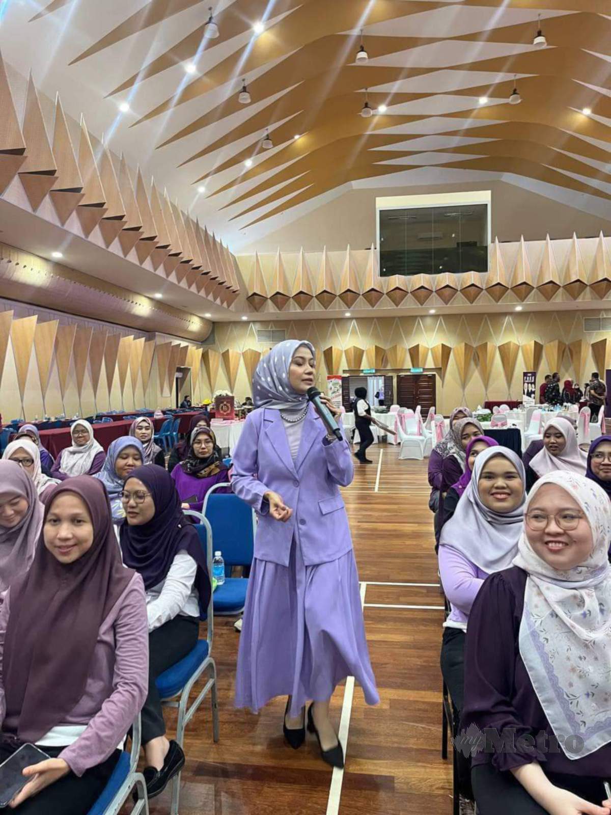 MENGHADIRI Program Wanita Elegan bersama Lembaga Lebuhraya Malaysia.