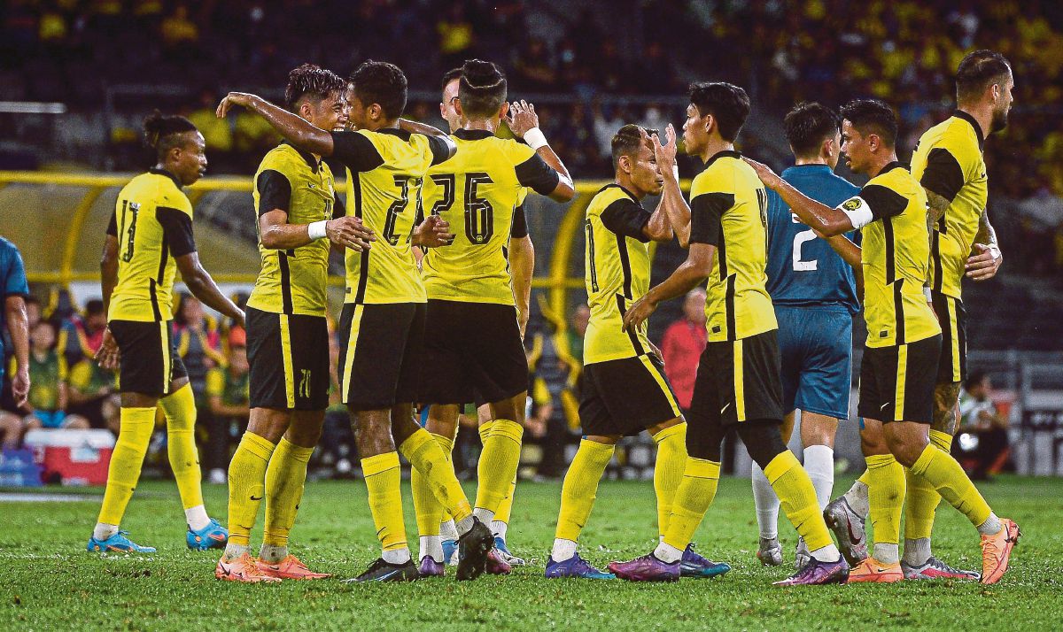PEMAIN Harimau Malaya rai kemenangan selepas tamat perlawanan. FOTO Bernama 
