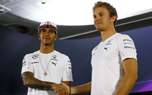 HAMILTON (kiri) dan Nico Rosberg.