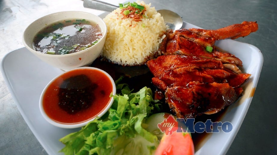 HIDANGNA Hidangan Nasi Ayam Melekat. FOTO Shahnaz Fazlie Shahrizal