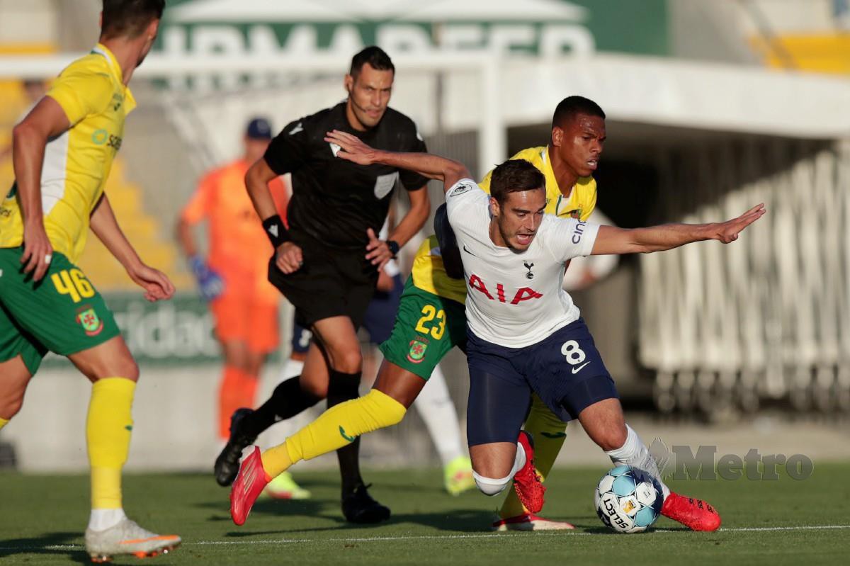 Lucas Silva (kanan) meledakakan gol kemenangan buat Pacos de Ferreira menewaskan Tottenham. FOTO EPA