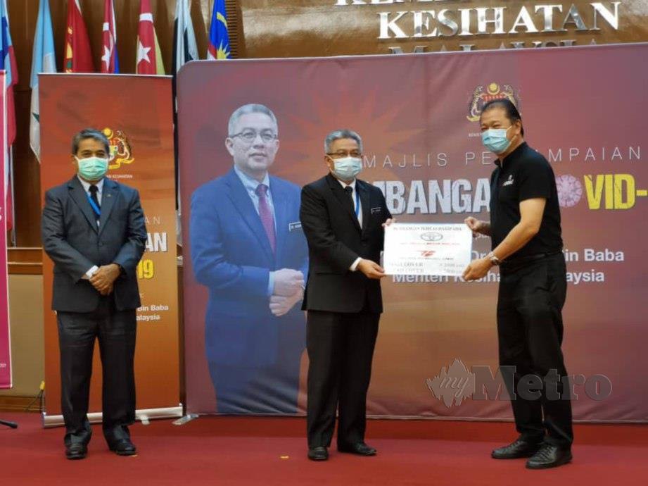 SHAMSOR menyerahkan unit PPE kepada Kementerian Kesihatan Malaysia (KKM).