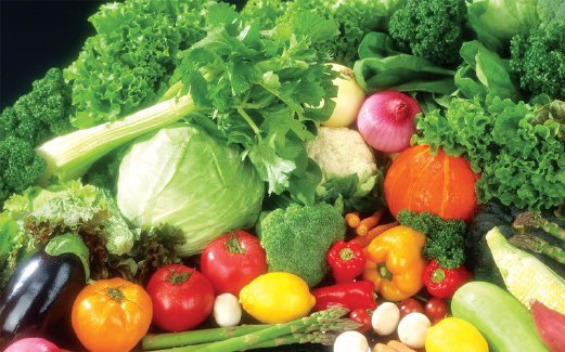BANYAKKAN makan sayuran dan buah-buahan.