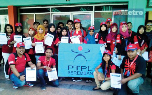 PELAJAR Kolej PTPL Seremban bergambar kenangan selepas menjayakan program.