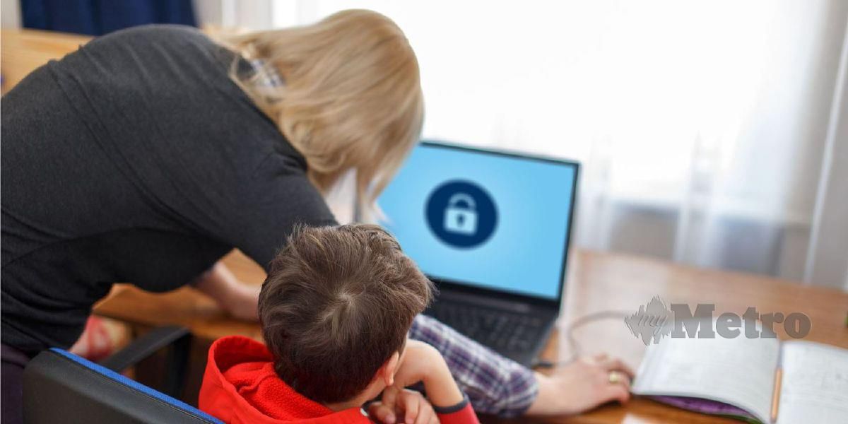 IBU bapa perlu main peranan paling utama dalam memantau peranti anak-anak supaya tidak terjebak dengan pemangsa siber.