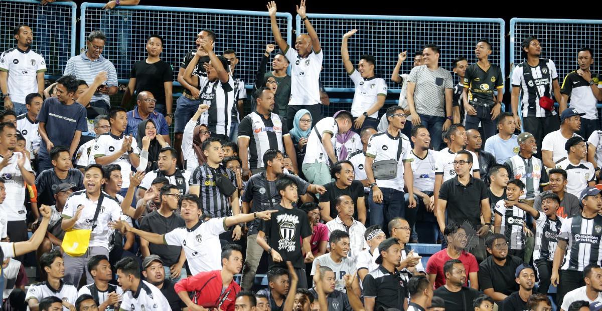 MFL sedia terbuka dengan cadangan membenarkan penyokong yang sudah divaksin sahaja dibenarkan ke stadium pada aksi di Liga Malaysia. FOTO NSTP