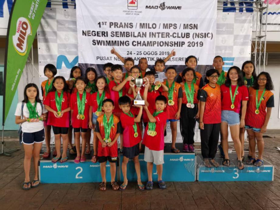 ATLET muda Negeri Sembilan yang mengambil bahagian pada Kejohanan Renang Antara Kelab 2019, yang diadakan di Pusat Akuatik Paroi, tahun lalu. FOTO Mohd Amin Jalil.