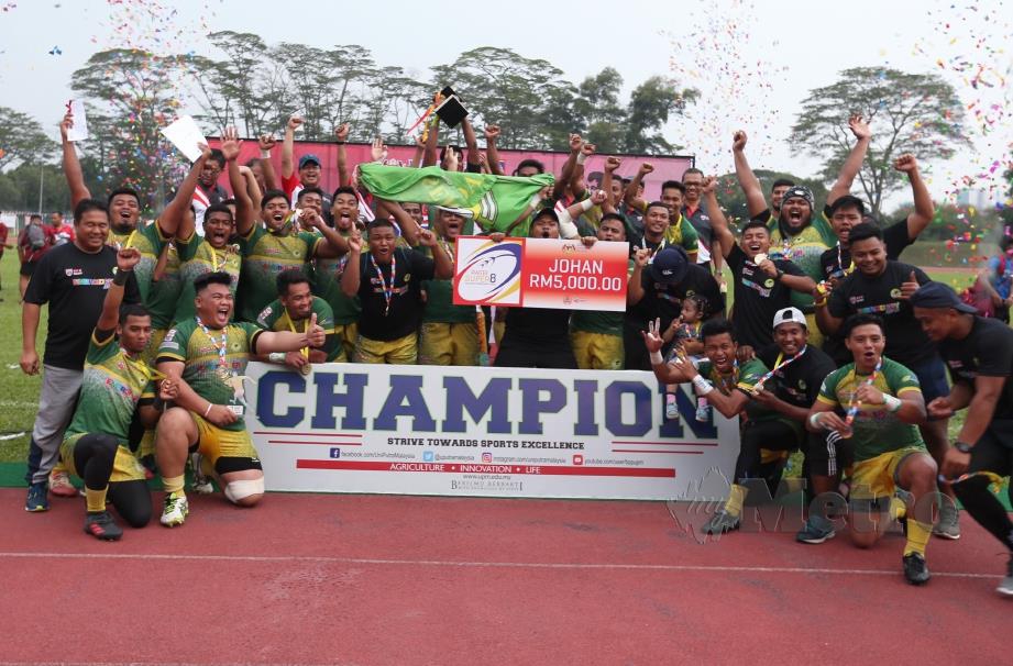 PASUKAN Serdang Angels juara perlawanan Kejohanan Ragbi Super 8 IPT di Stadium UPM Serdang. 