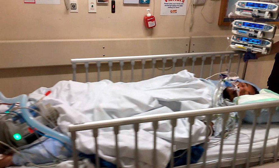 RAHIMI, selepas keluar dari bilik pengimbas CT (CT SCAN) dan kini sudah menunjukkan maklum balas dengan menggerakkan jarinya di Hospital Christchurch, New Zealand. FOTO IHSAN Azrul Mahathir Aziz