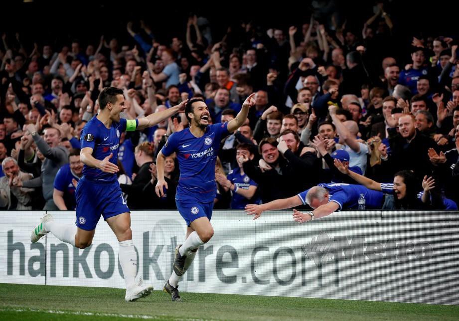 PEMAIN Chelsea meraikan kemenangan. FOTO/REUTERS
