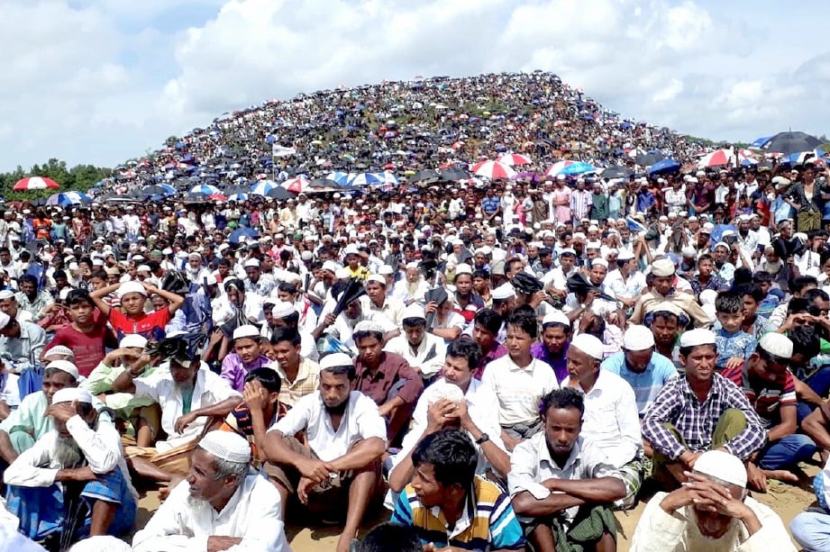 PERHIMPUNAN yang digelar ‘Hari Genosid’ diadakan tanpa menghiraukan cuaca panas terik. FOTO Reuters