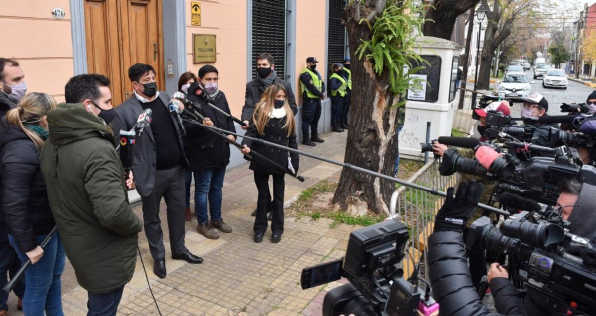 BAQUE menjawab pertanyaan media semasa rehat dalam soal siasat Madrid. FOTO Agensi