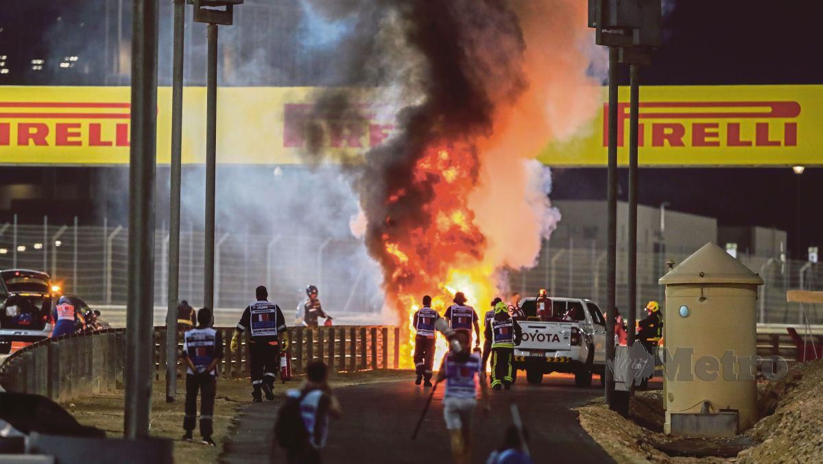 KEMALANGAN perlumbaan GP Bahrain yang hampir meragut nyawa Grosjean. FOTO EPA