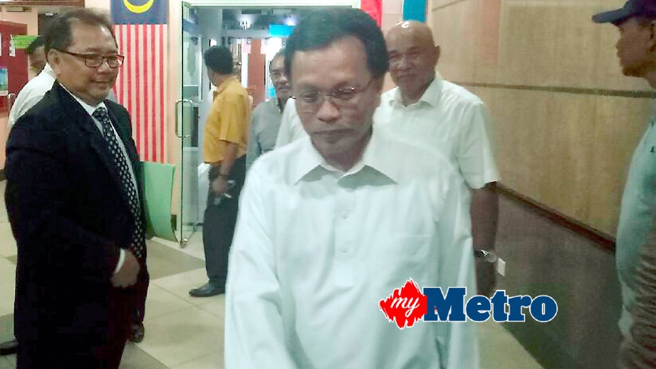 SHAFIE Apdal hadir selepas dipanggil semula ke pejabat SPRM di Kota Kinabalu. FOTO Mohd Adam Arinin